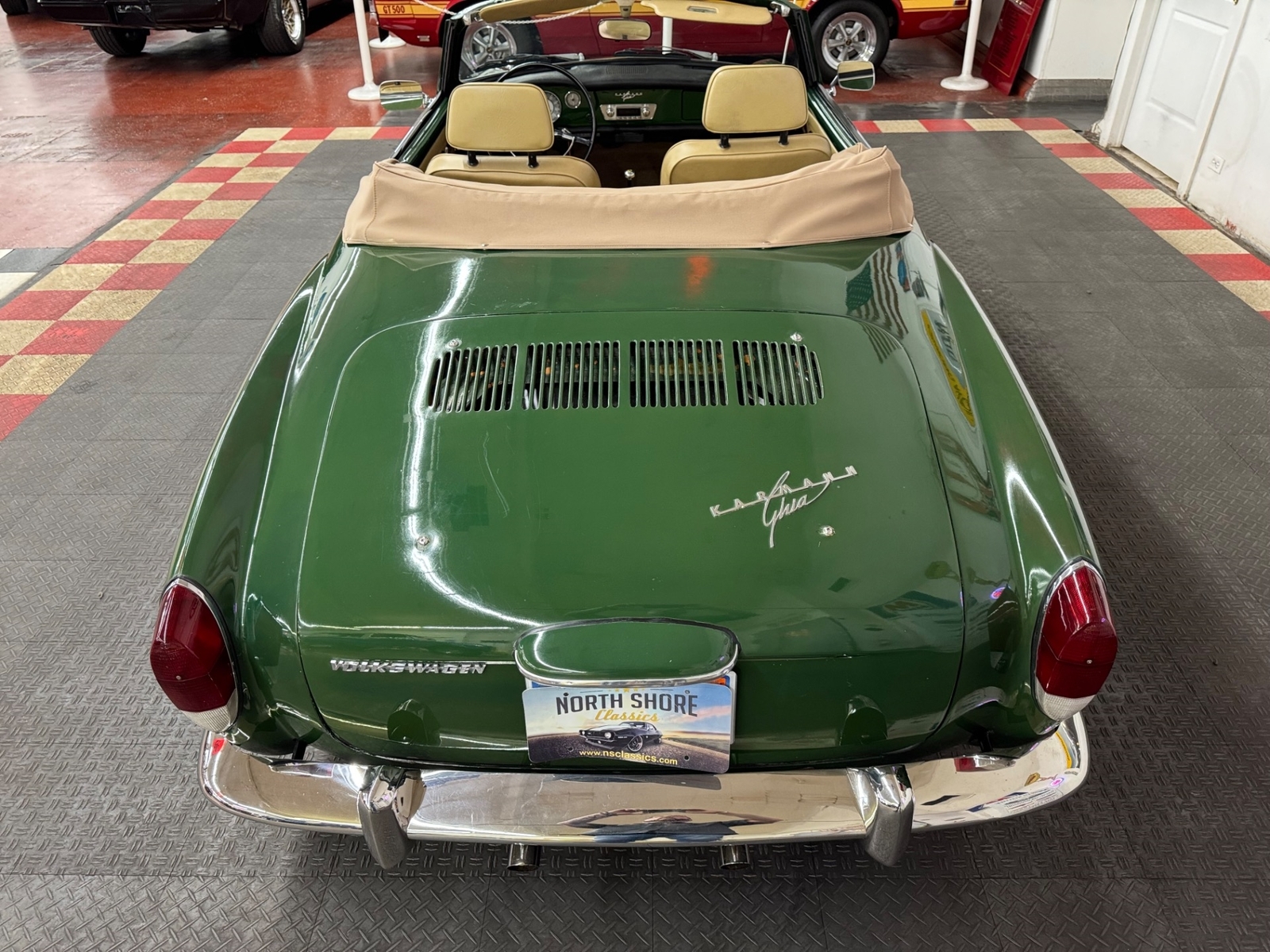 Volkswagen-Karmann-Ghia-1971-2-door-15