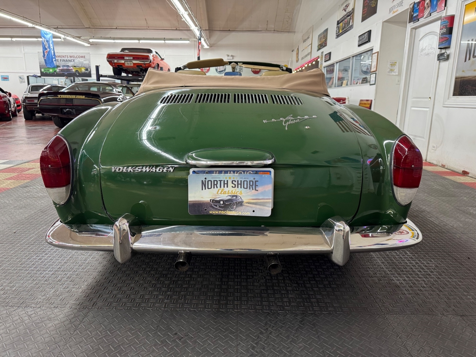 Volkswagen-Karmann-Ghia-1971-2-door-17