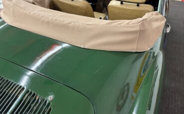 Volkswagen-Karmann-Ghia-1971-2-door-19