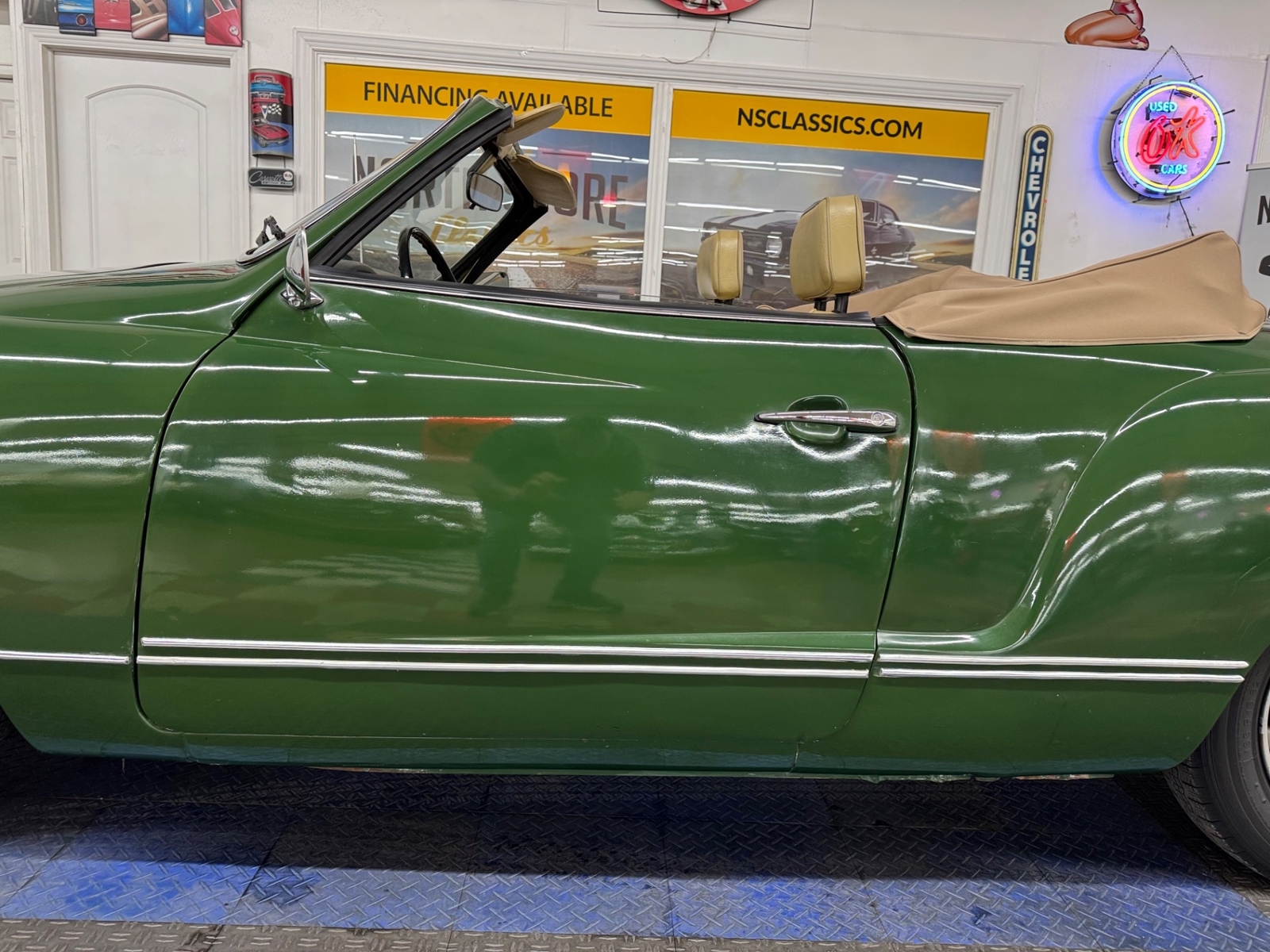 Volkswagen-Karmann-Ghia-1971-2-door-21