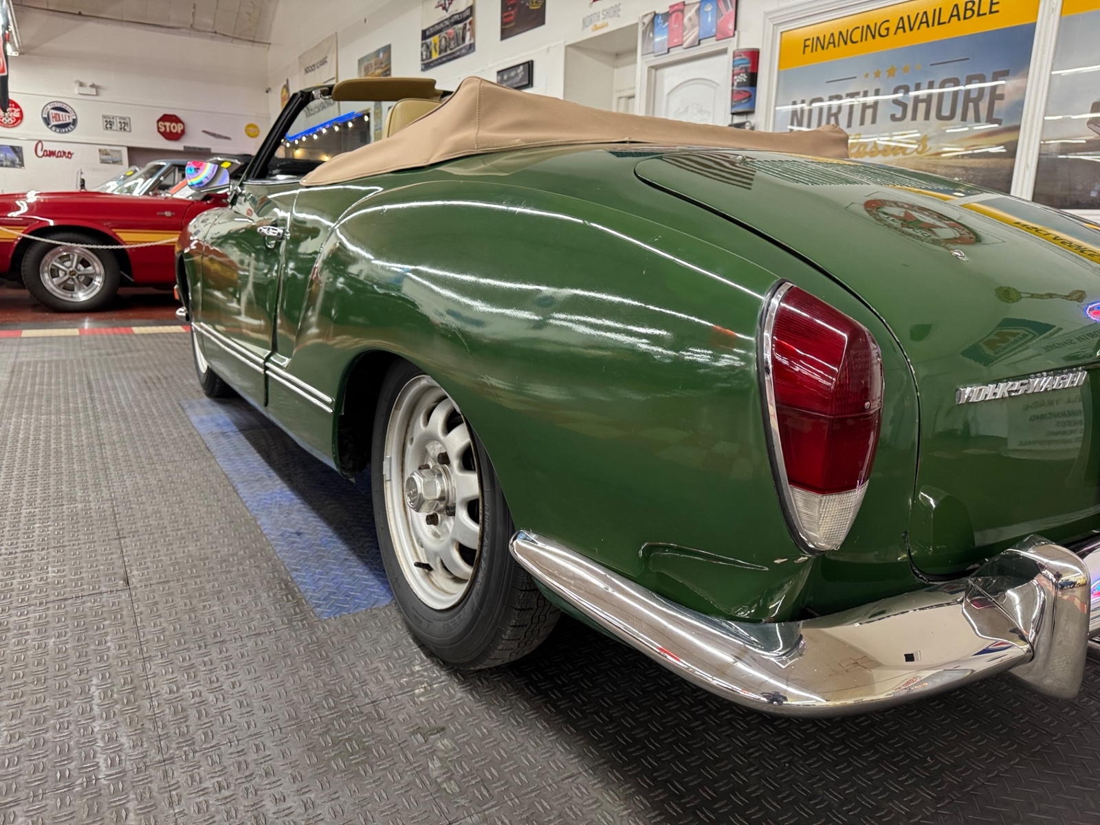Volkswagen-Karmann-Ghia-1971-2-door-23