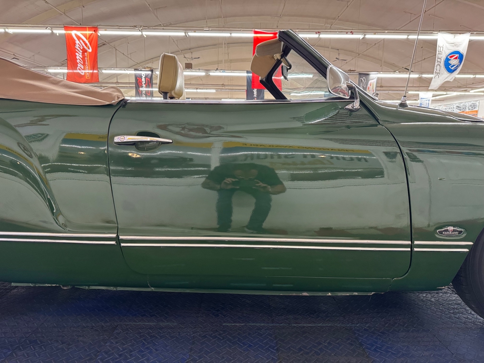 Volkswagen-Karmann-Ghia-1971-2-door-25
