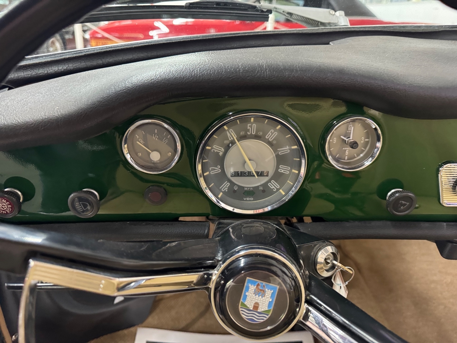 Volkswagen-Karmann-Ghia-1971-2-door-30
