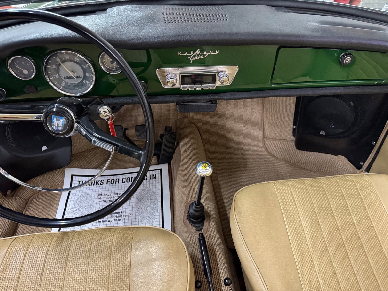 Volkswagen-Karmann-Ghia-1971-2-door-31