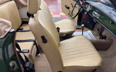 Volkswagen-Karmann-Ghia-1971-2-door-37