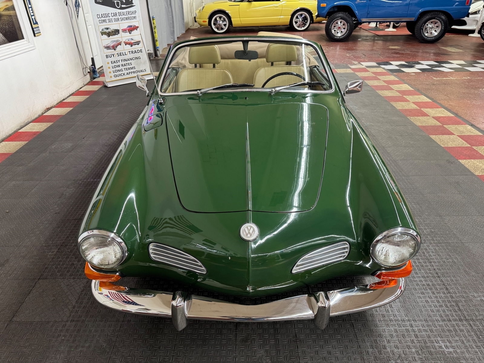 Volkswagen-Karmann-Ghia-1971-2-door-8