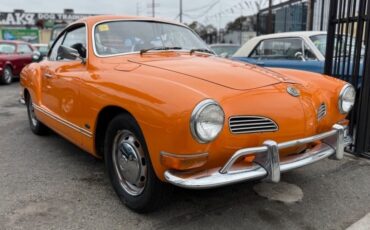 Volkswagen-Karmann-Ghia-1971-Coupe-1