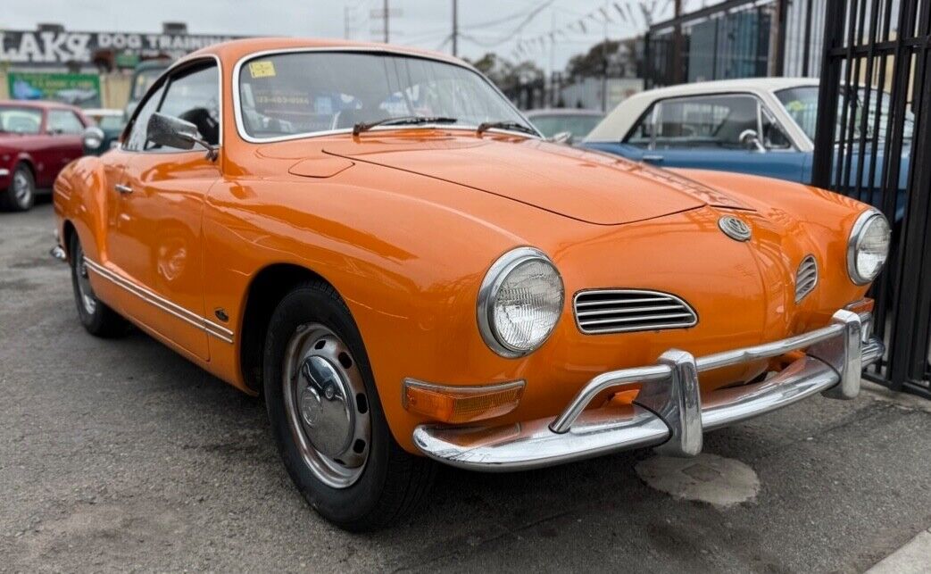 Volkswagen-Karmann-Ghia-1971-Coupe-1