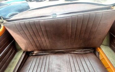 Volkswagen-Karmann-Ghia-1971-Coupe-11