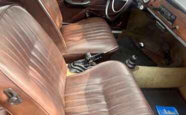 Volkswagen-Karmann-Ghia-1971-Coupe-12