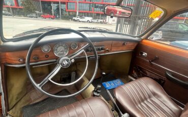 Volkswagen-Karmann-Ghia-1971-Coupe-13
