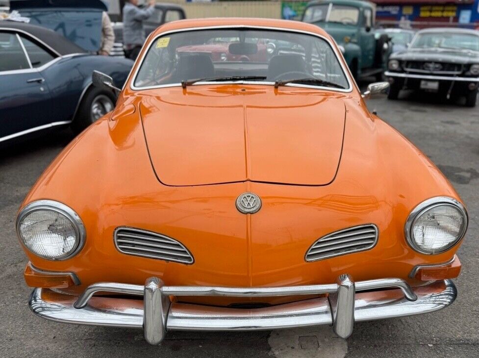 Volkswagen-Karmann-Ghia-1971-Coupe-2