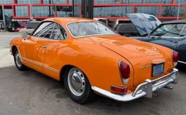 Volkswagen-Karmann-Ghia-1971-Coupe-4