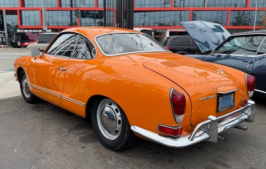 Volkswagen-Karmann-Ghia-1971-Coupe-4