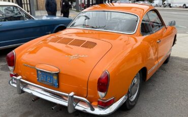 Volkswagen-Karmann-Ghia-1971-Coupe-6