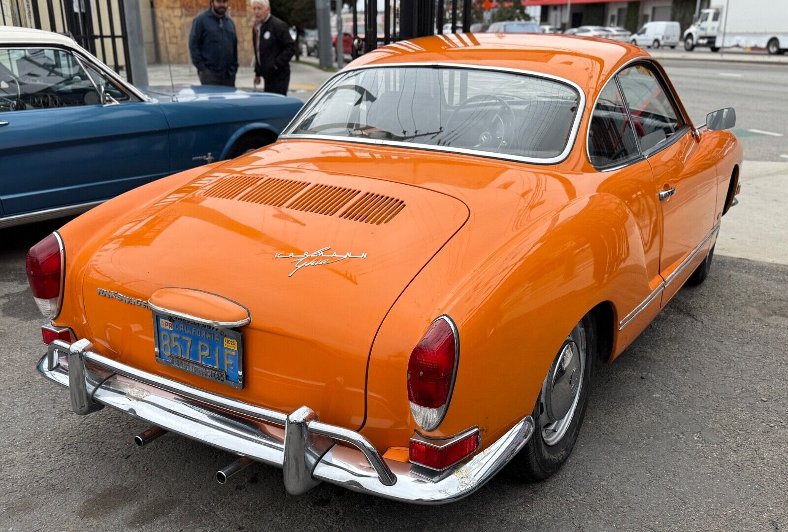 Volkswagen-Karmann-Ghia-1971-Coupe-6