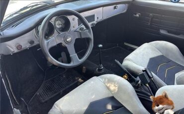 Volkswagen-Karmann-Ghia-1973-Coupe-1