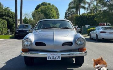 Volkswagen-Karmann-Ghia-1973-Coupe