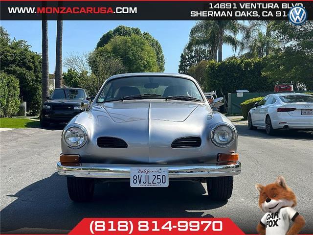Volkswagen-Karmann-Ghia-1973-Coupe