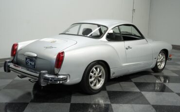 Volkswagen-Karmann-Ghia-1974-Coupe-10