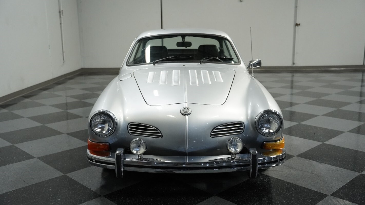 Volkswagen-Karmann-Ghia-1974-Coupe-14