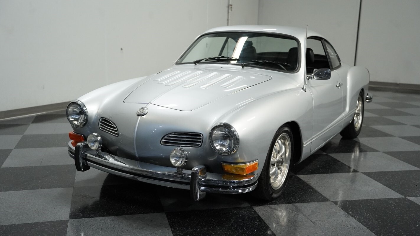 Volkswagen-Karmann-Ghia-1974-Coupe-15