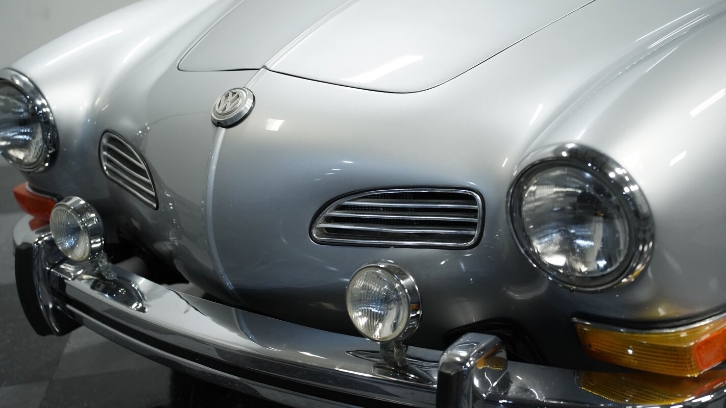 Volkswagen-Karmann-Ghia-1974-Coupe-16