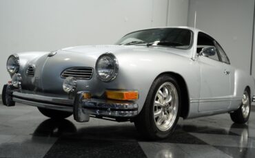 Volkswagen-Karmann-Ghia-1974-Coupe-18