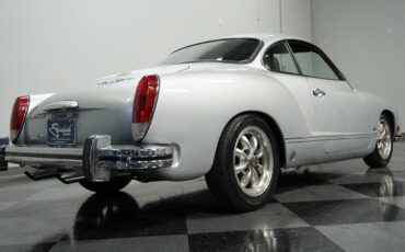 Volkswagen-Karmann-Ghia-1974-Coupe-23