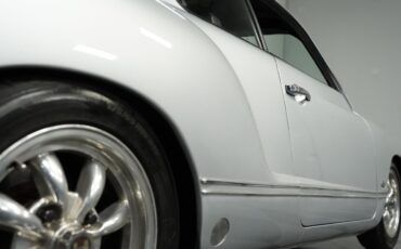 Volkswagen-Karmann-Ghia-1974-Coupe-24