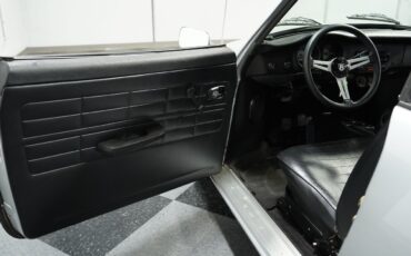 Volkswagen-Karmann-Ghia-1974-Coupe-31