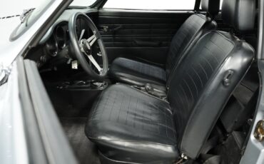 Volkswagen-Karmann-Ghia-1974-Coupe-33