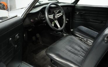 Volkswagen-Karmann-Ghia-1974-Coupe-4