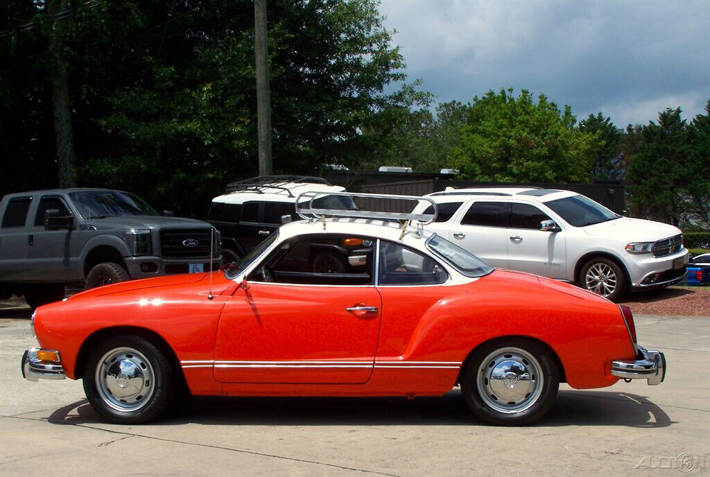 Volkswagen-Karmann-Ghia-1974-Coupe-4