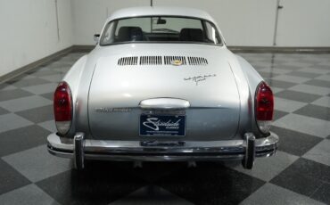 Volkswagen-Karmann-Ghia-1974-Coupe-8