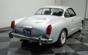 Volkswagen-Karmann-Ghia-1974-Coupe-9