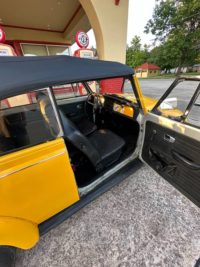 Volkswagen-Karmann-cabriolet-1968-yellow-8