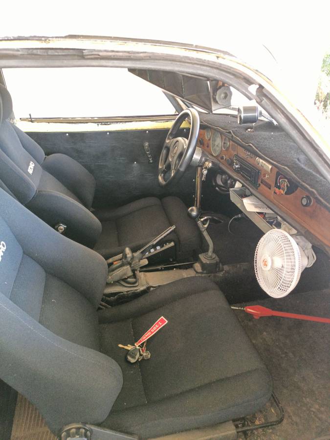 Volkswagen-Karmann-ghia-1970-3