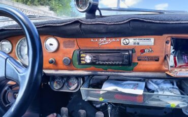 Volkswagen-Karmann-ghia-1970-5
