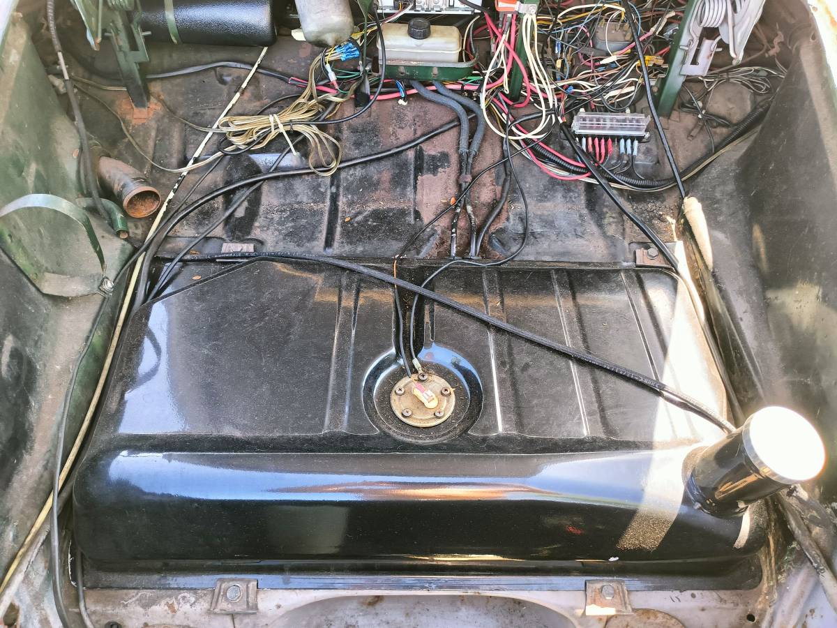 Volkswagen-Karmann-ghia-1970-6