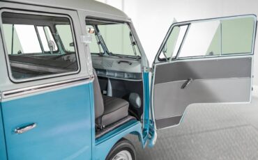 Volkswagen-Microbus-1959-Van-16