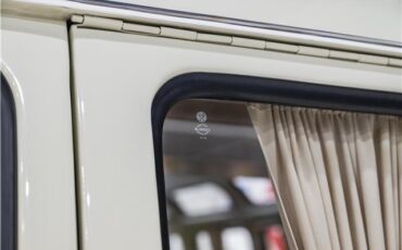 Volkswagen-Microbus-Type-2-VW-Bus-1974-Camper-Van-10