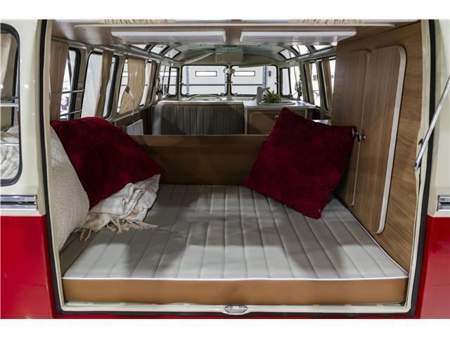 Volkswagen-Microbus-Type-2-VW-Bus-1974-Camper-Van-16