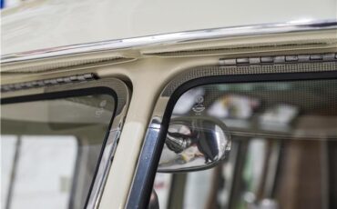 Volkswagen-Microbus-Type-2-VW-Bus-1974-Camper-Van-24