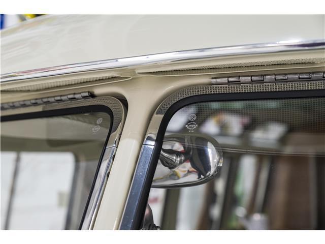 Volkswagen-Microbus-Type-2-VW-Bus-1974-Camper-Van-24