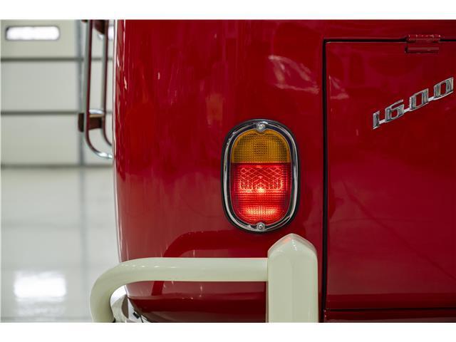 Volkswagen-Microbus-Type-2-VW-Bus-1974-Camper-Van-34