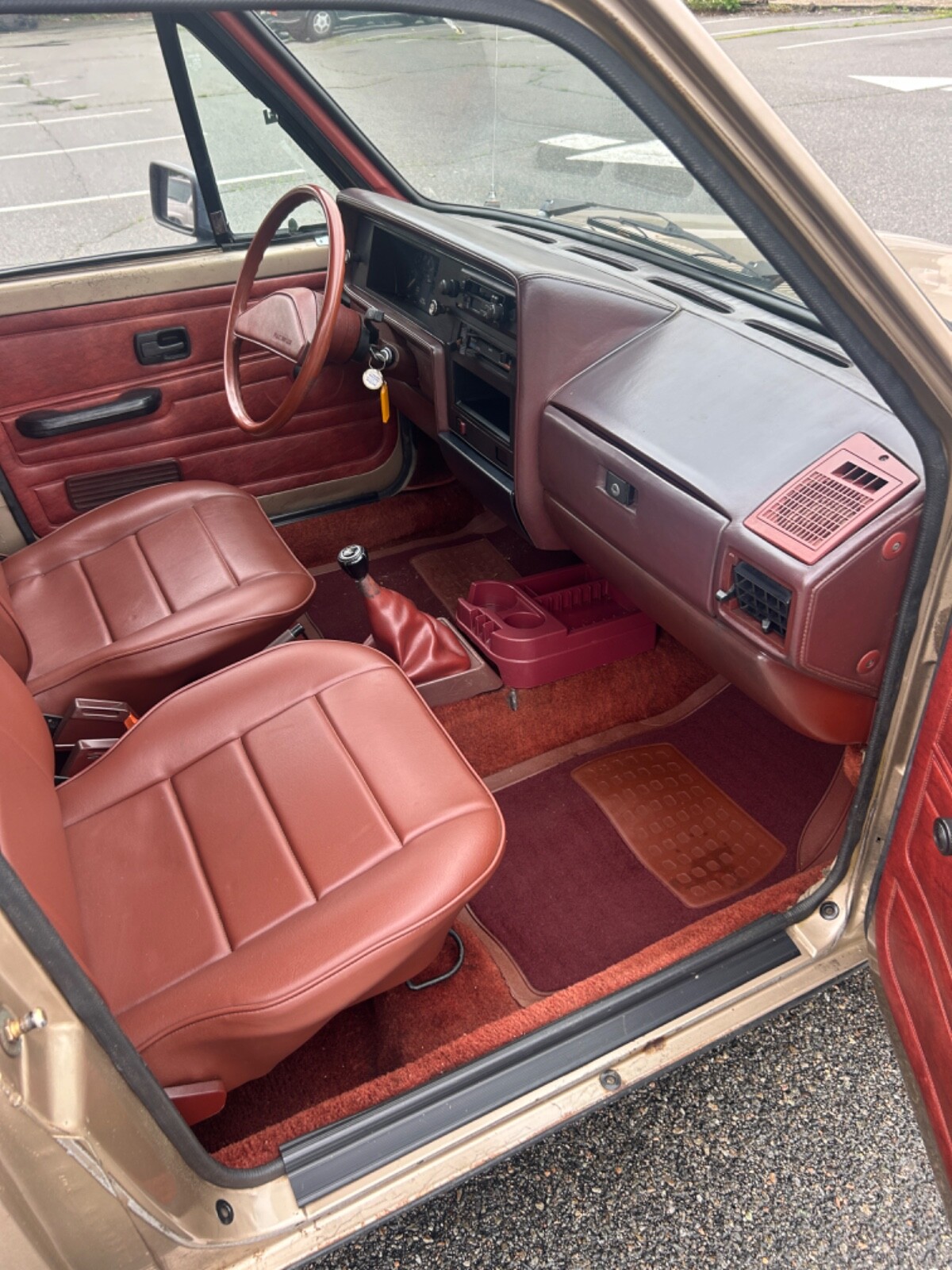 Volkswagen-Rabbit-1981-15