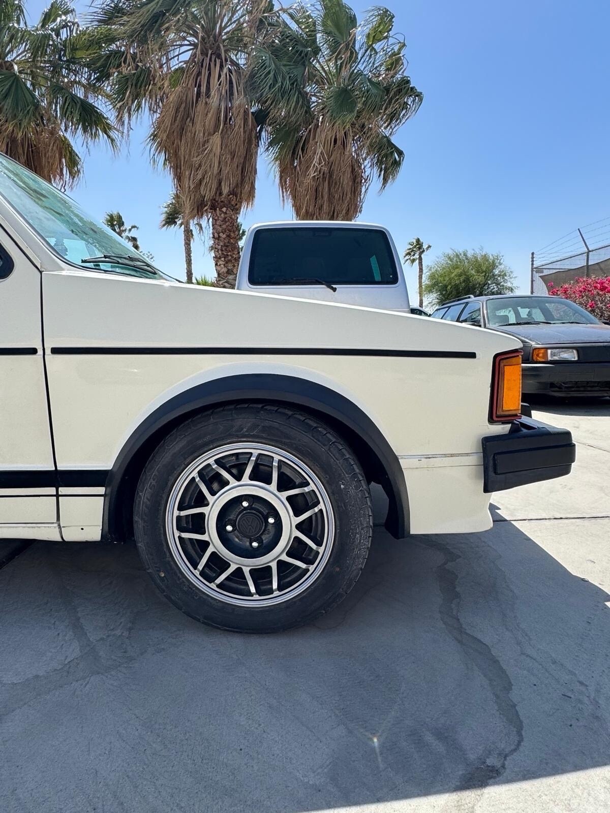 Volkswagen-Rabbit-1984-10