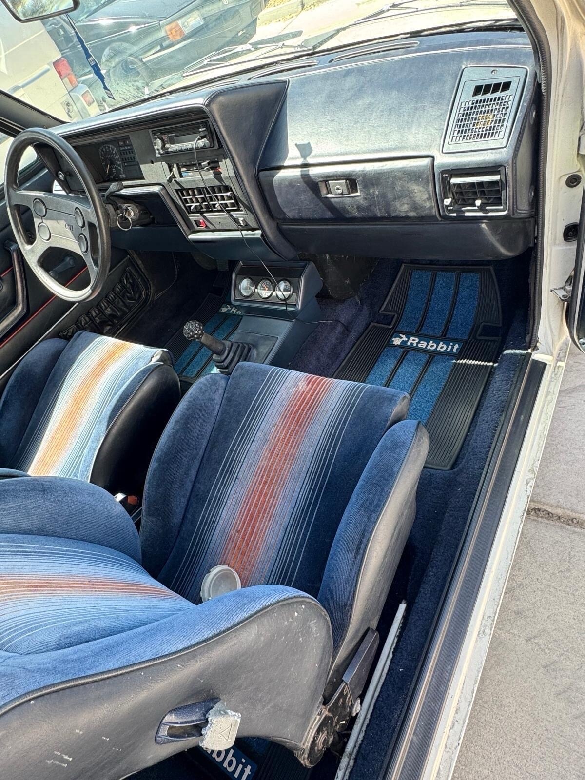 Volkswagen-Rabbit-1984-16