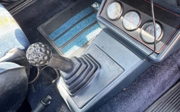 Volkswagen-Rabbit-1984-18